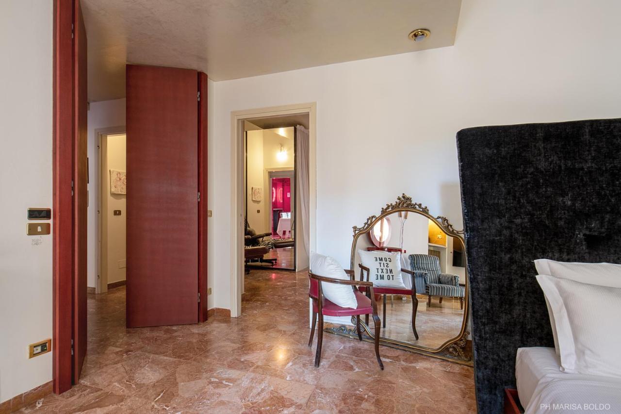 Billie'S Flat Red - Art & Design Apt In Verona Historic Centre Bagian luar foto