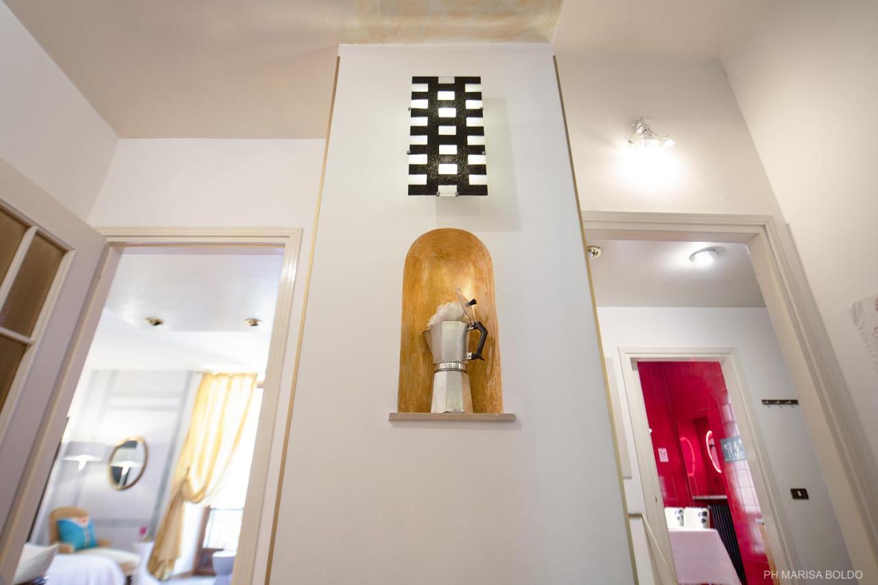 Billie'S Flat Red - Art & Design Apt In Verona Historic Centre Bagian luar foto