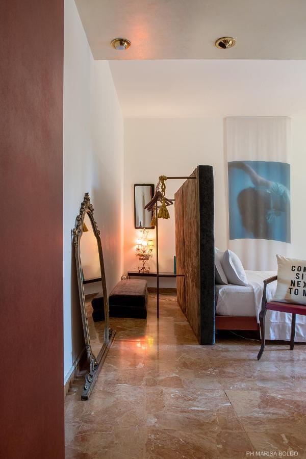Billie'S Flat Red - Art & Design Apt In Verona Historic Centre Bagian luar foto