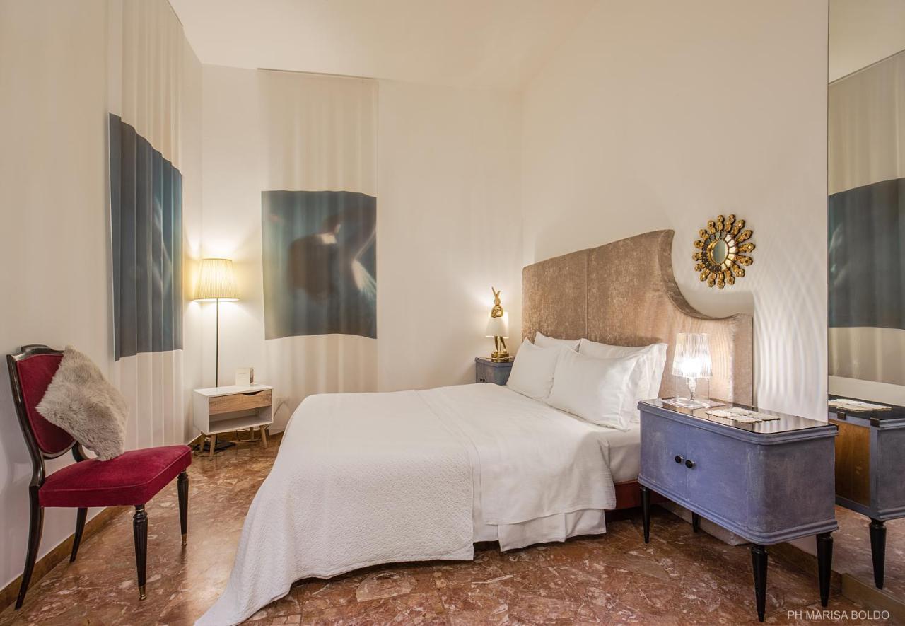 Billie'S Flat Red - Art & Design Apt In Verona Historic Centre Bagian luar foto