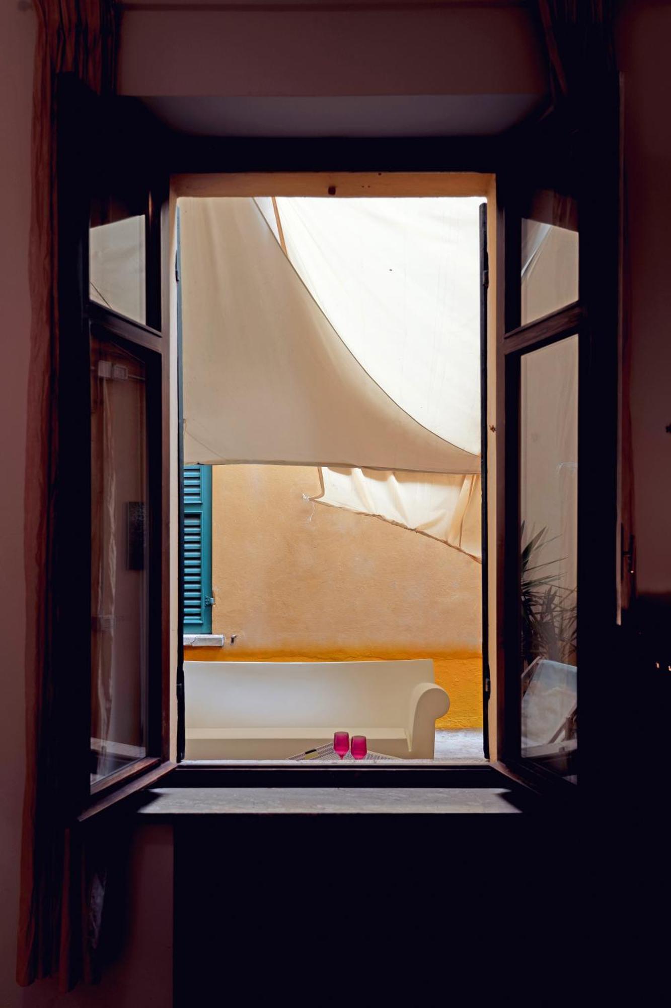 Billie'S Flat Red - Art & Design Apt In Verona Historic Centre Bagian luar foto